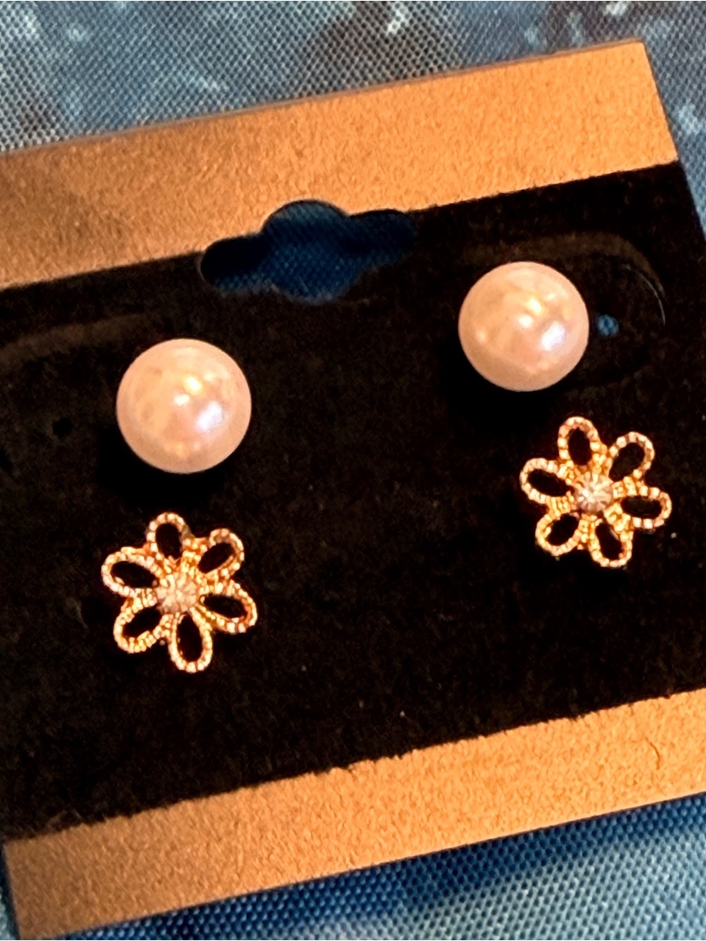 Minimalist flower studs and faux Pearls